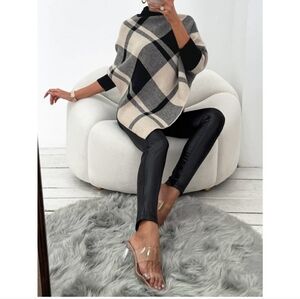 Classic Plaid Knit Poncho Cape – Effortless Style & Warmth